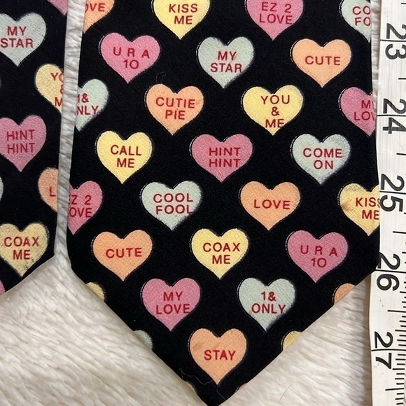 Metropolis 100% Italian silk heart Tie - Picture 4 of 12